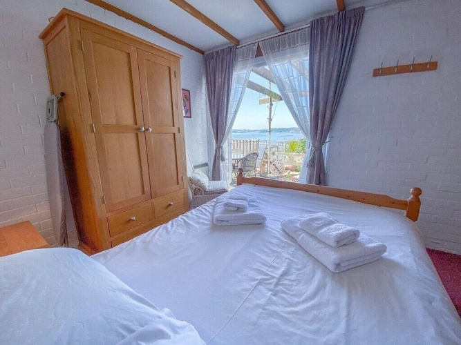 12 Waters Edge Chalet, Amroth
