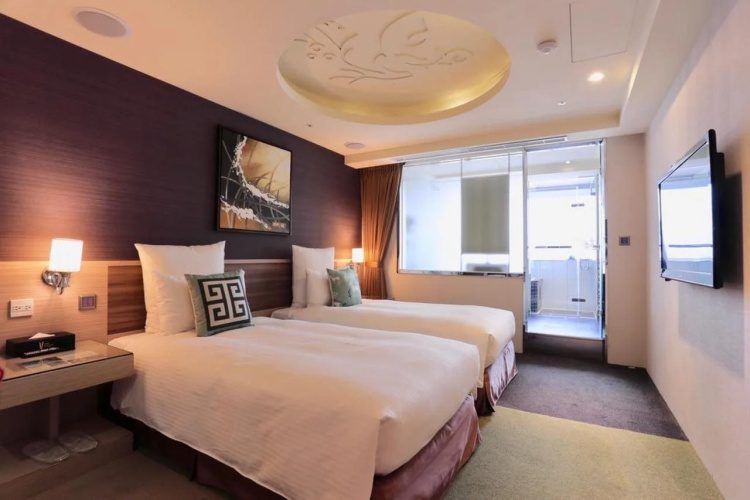 V One Hotel