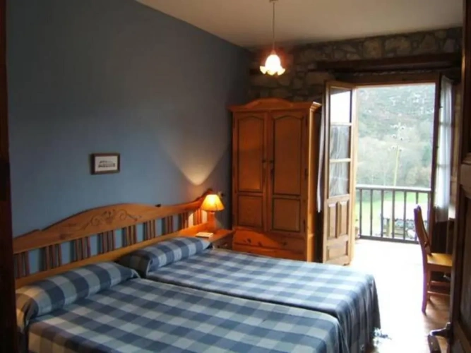 4 Bedrooms Cottage