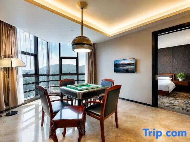 Triple Family Suite with city view