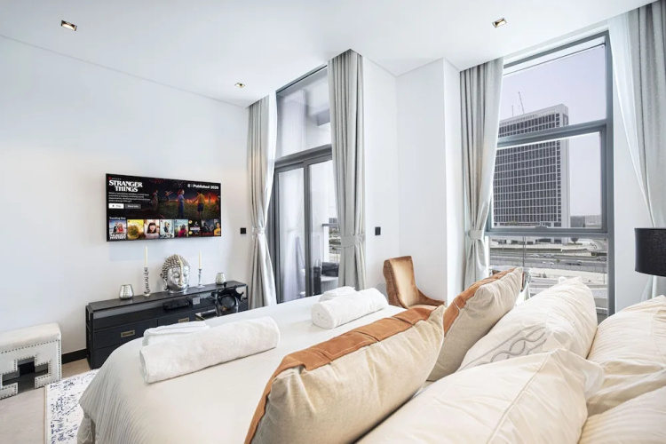 Waves - The Suite Dubai Luxury Studio Waterfront Living