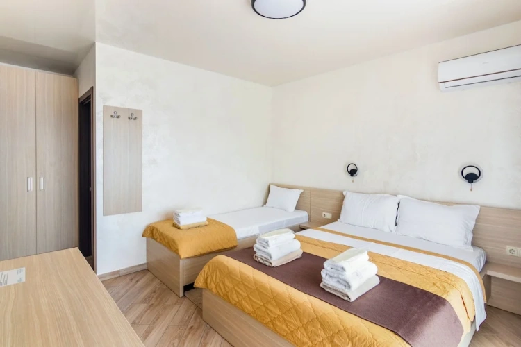 Standard Triple room with view