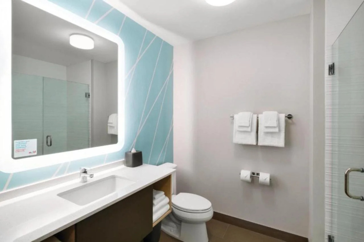 avid hotel Cedar Rapids South - Arpt Area by IHG
