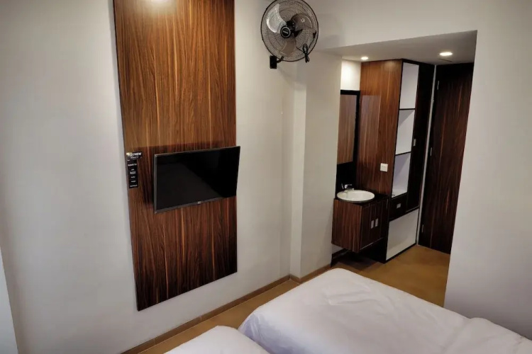 Guest House 555 NKI