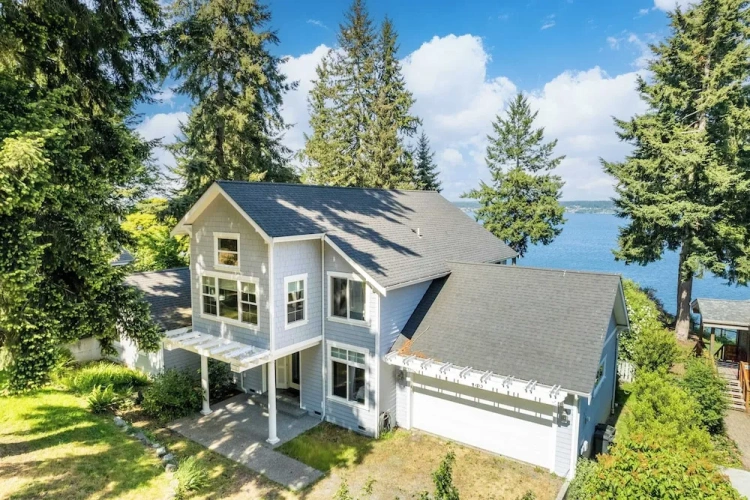 4 Bedrooms Cottage
