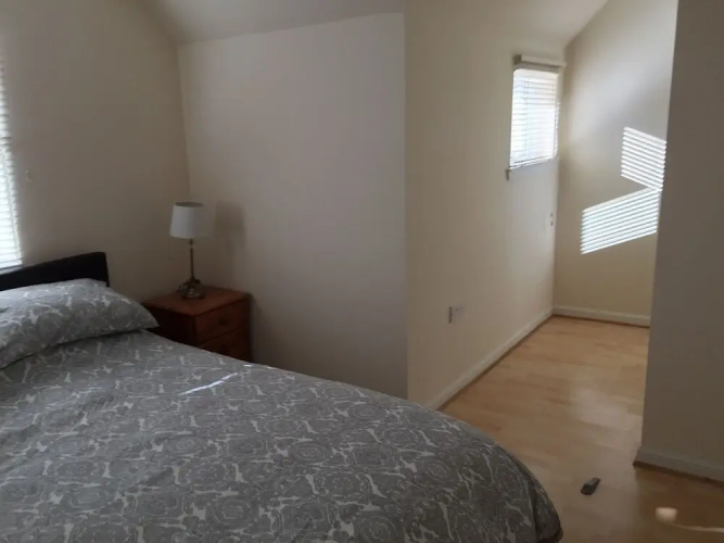 8 Varis Apartments
