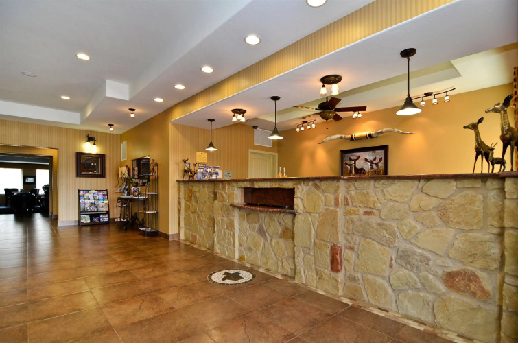 Blanco Luxury Inn & Suites photo 25