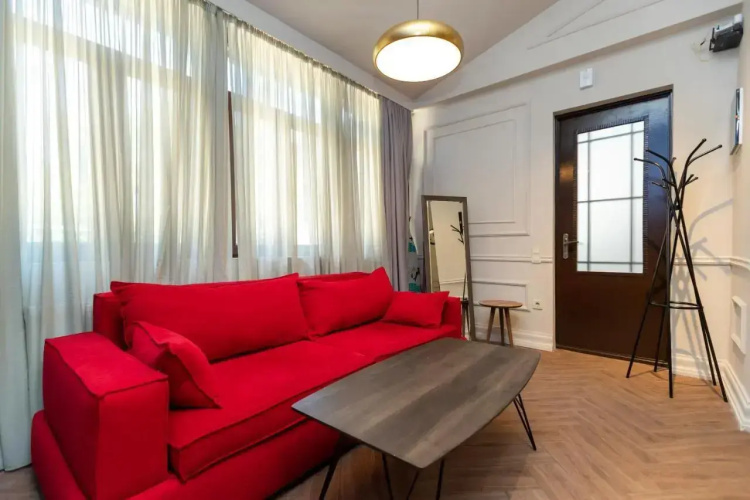 Stylish 3BR House with balcony