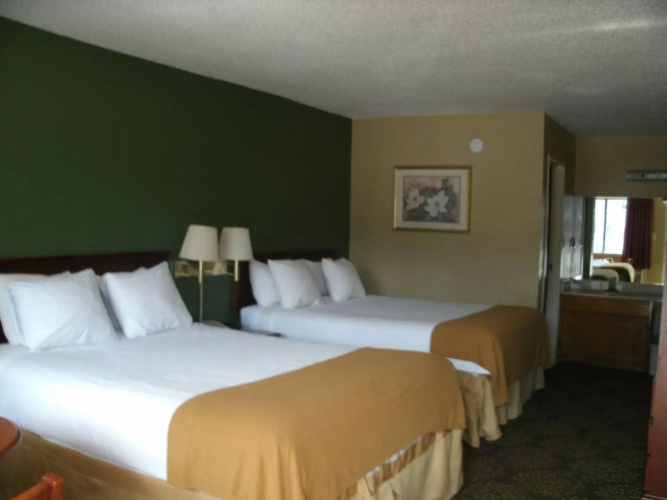 The Admiralty Suites & Inn Memphis Millington