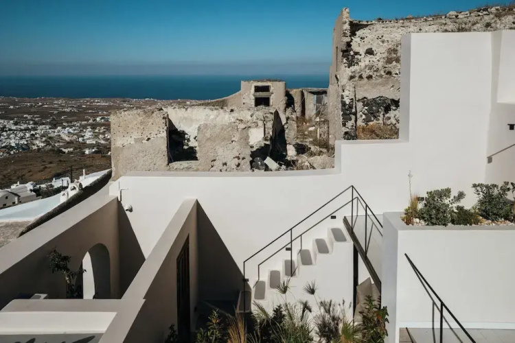 Aethra Cave Suites