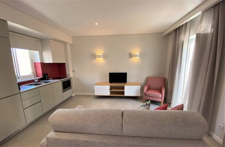 Cardeal Suites & Apartments