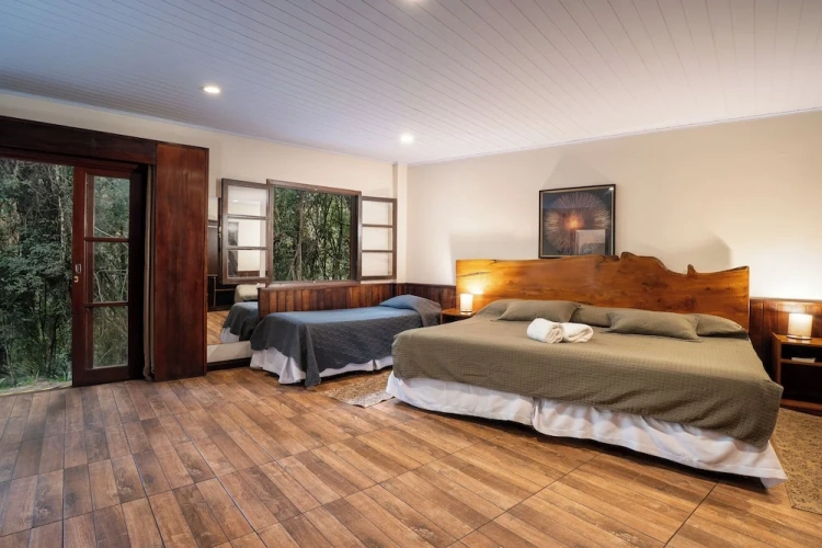 Standard Quadruple Suite