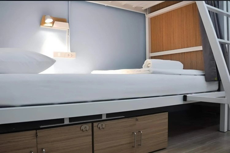 Ease Hostel