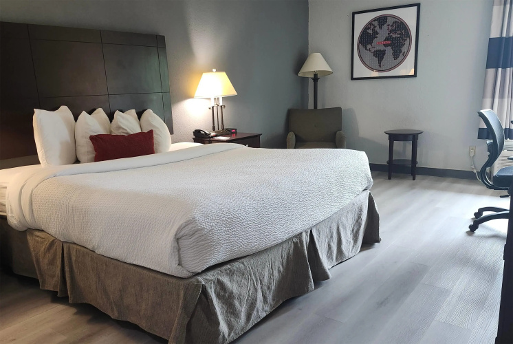 Ramada by Wyndham Luling