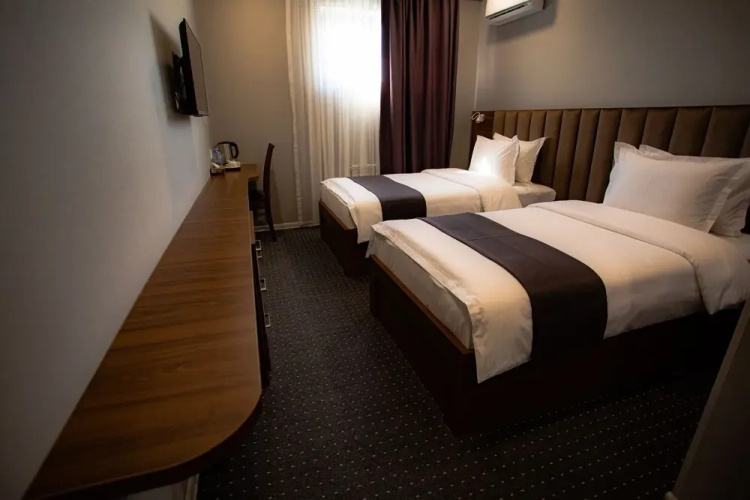 Sharaf Hotel