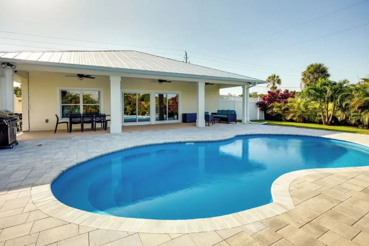 Florida Gem: Saltwater Pool By Beaches & Kayaking!