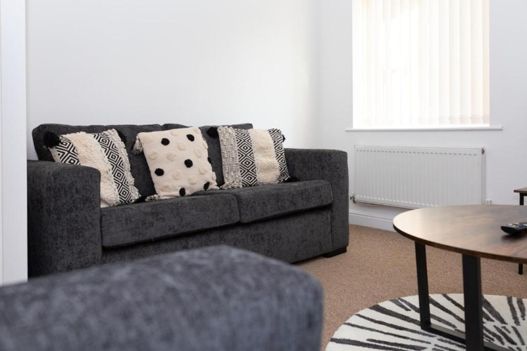 3 Bedrooms Apartment