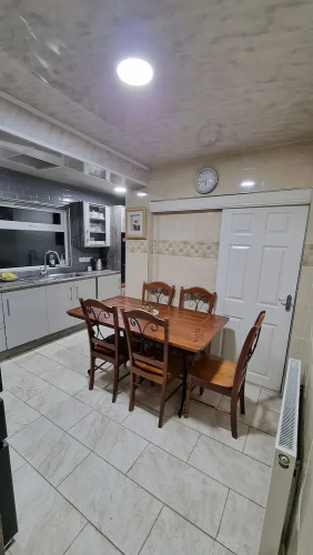 Impeccable 2-bed House Near City Centre