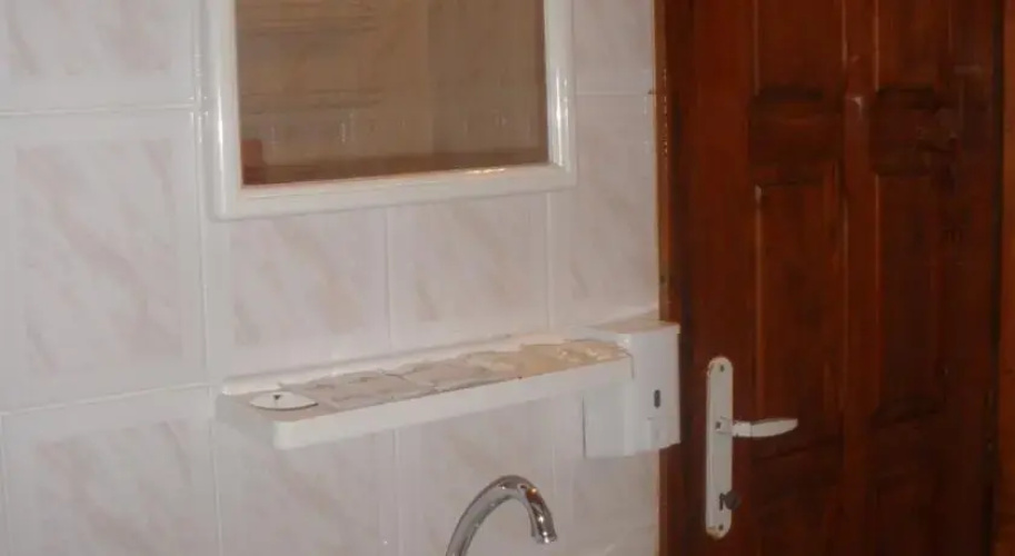 Hotel Los Dos Gallos - Dvata Petela