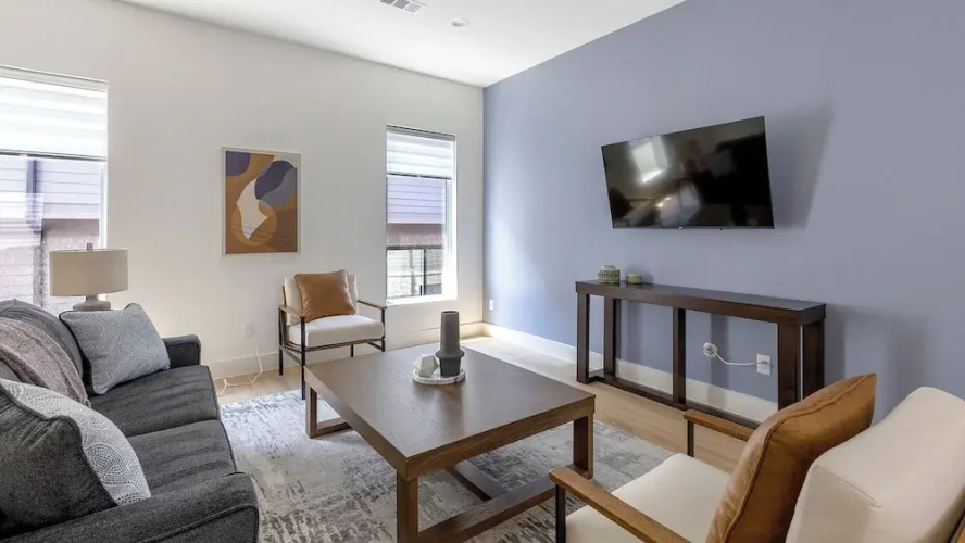 Landing Apartments - Downtown Dallas
