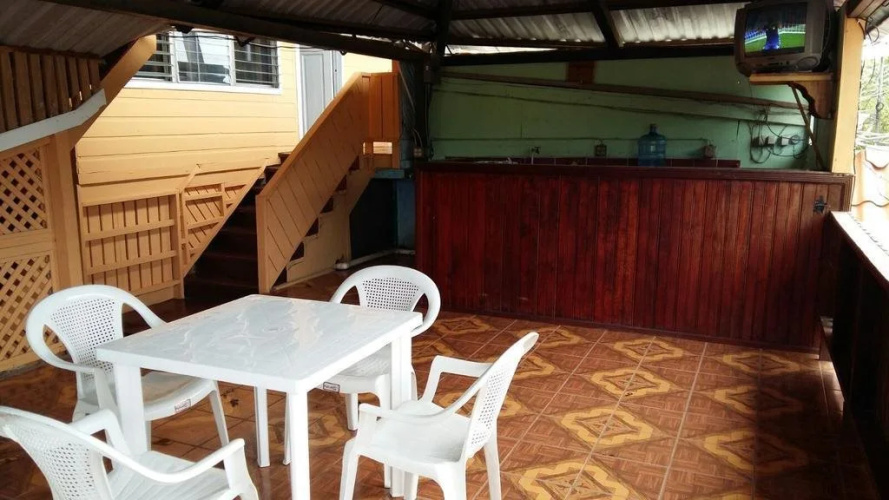 Dora's Hostel
