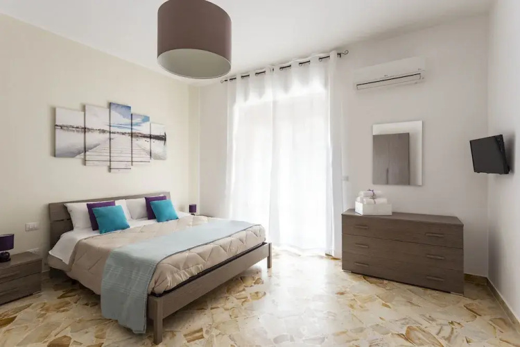 Alexander Rooms
