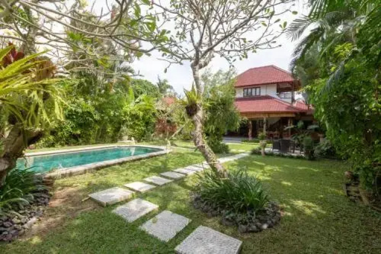 Villa Poppy