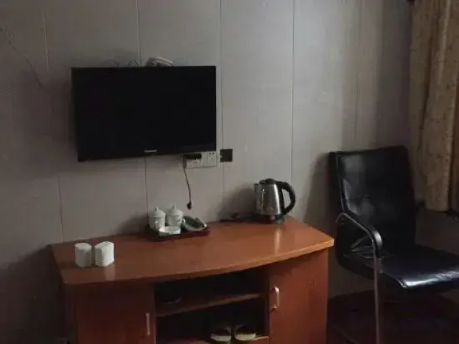 Jinzhou Business Hotel