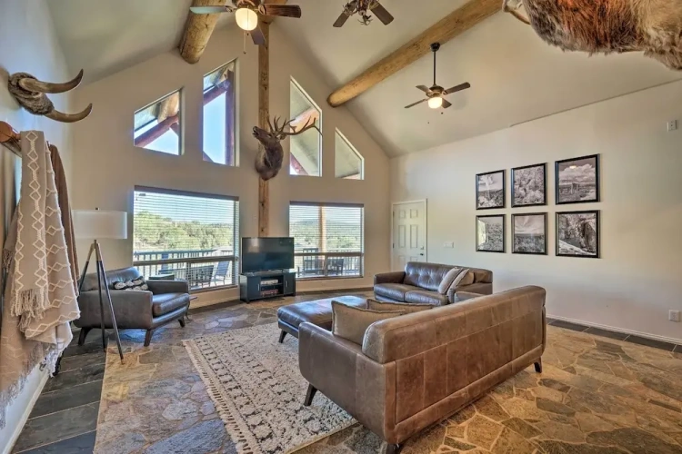 5 Bedrooms Cottage with balcony