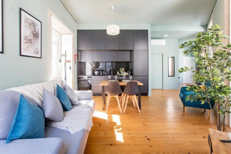 Artistic 2BR Flat Downtown w/ AC by LovelyStay