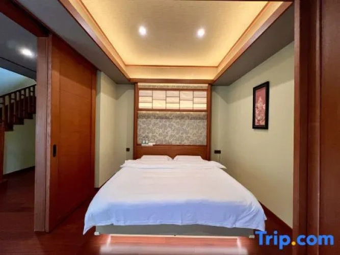 4 Bedrooms Double Villa