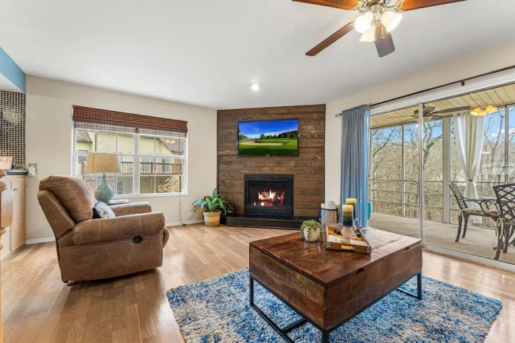 Premiere Pointe 2 Bedroom Condo by RedAwning