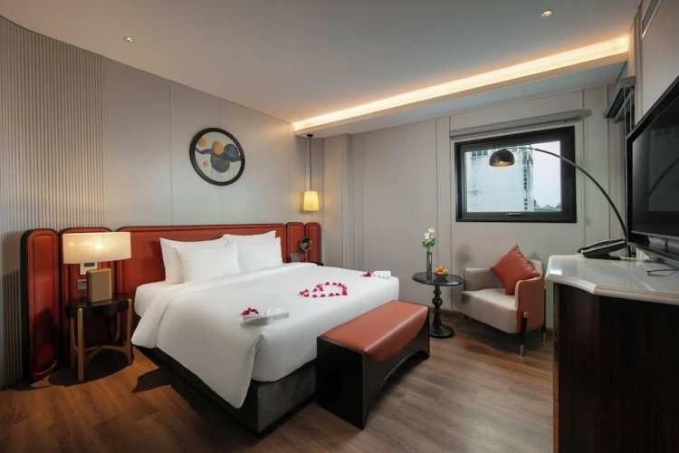 Deluxe Double room with city view