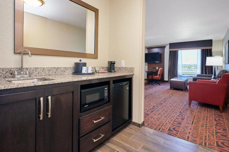Hampton Inn & Suites Milwaukee/Franklin photo 30
