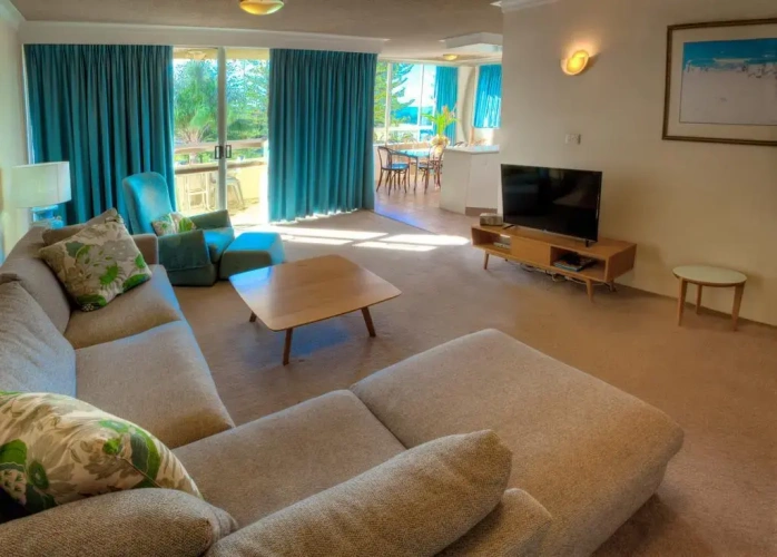3 Bedrooms Apartment