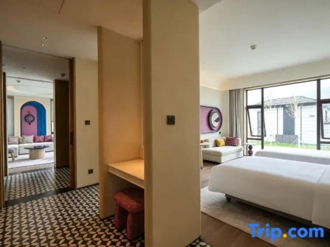 1 Bedroom Double Suite with garden view