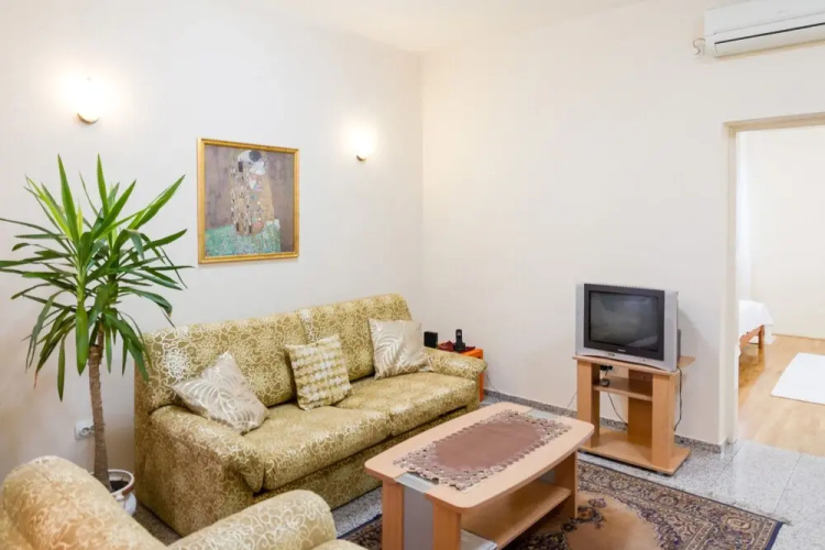 Square Hostel