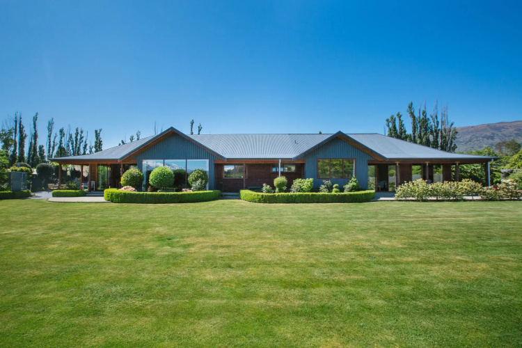 Wanaka Berry Farm and B&B Over view