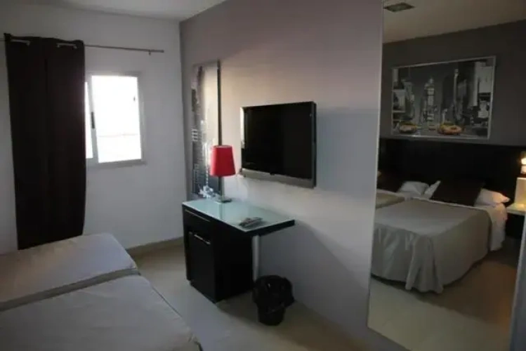 Standard Triple room