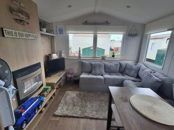 Meadow View 3-bed Caravan - Sleeps 8 - Petfriendly