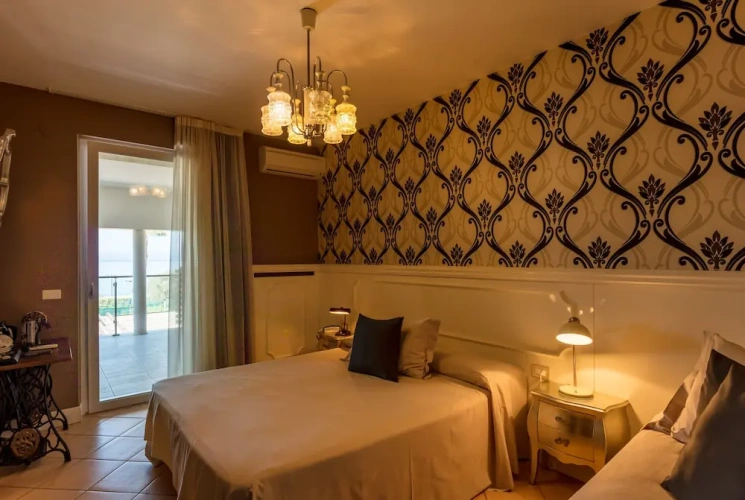 Standard Double room with balcony and with lake view