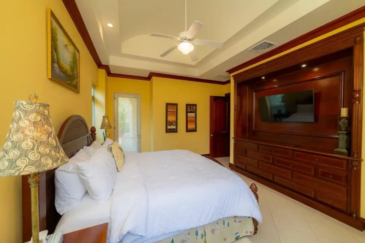 Bella Vista 8B 3 Bedr 3 1 2 Bath