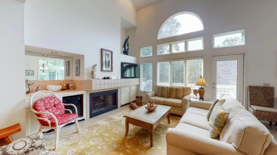 7609 Huntington Villas