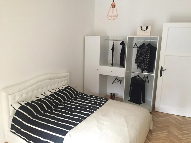 Bright Apartment Central