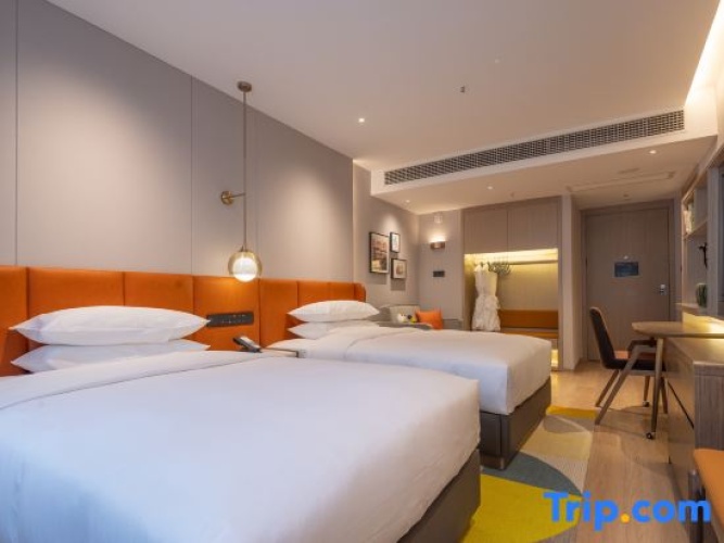 Deluxe Quadruple Suite