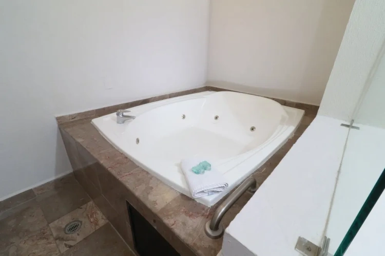 Quadruple Suite