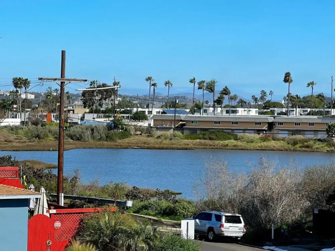 Lakeside Charm in Ocean Beach