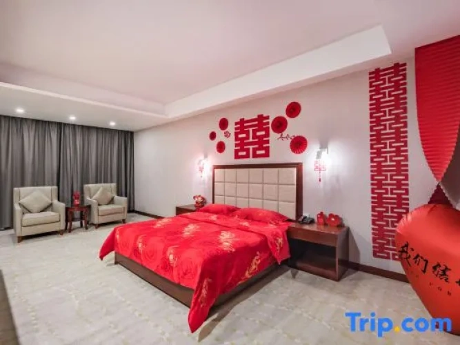 Sextuple Family Suite