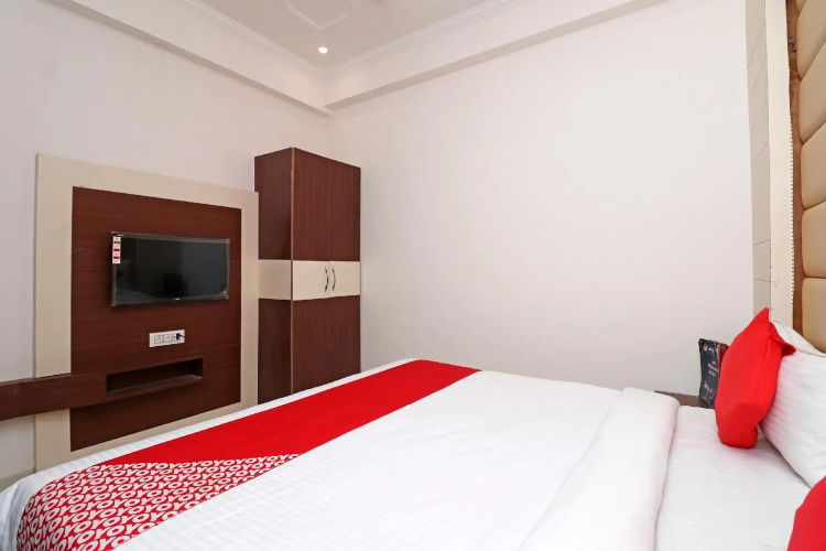 OYO Flagship 22705 Triveni Inn