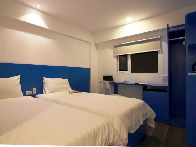 Emis Hotel